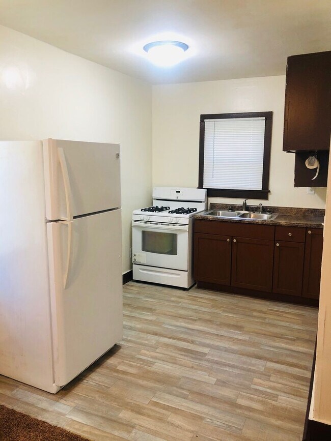 Building Photo - Too Cute!