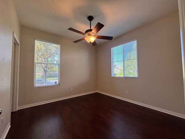 Building Photo - Harveston 5 bedroom with bedroom and bathr...