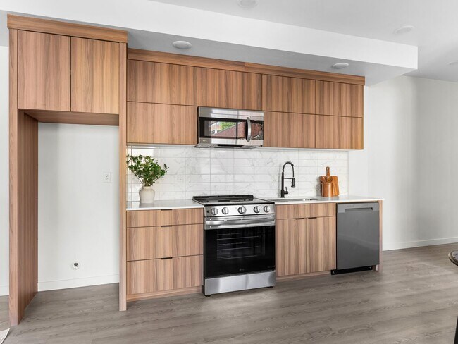 Foto del edificio - *1 MONTH FREE RENT* A 2bd/2bath Modern Tow...