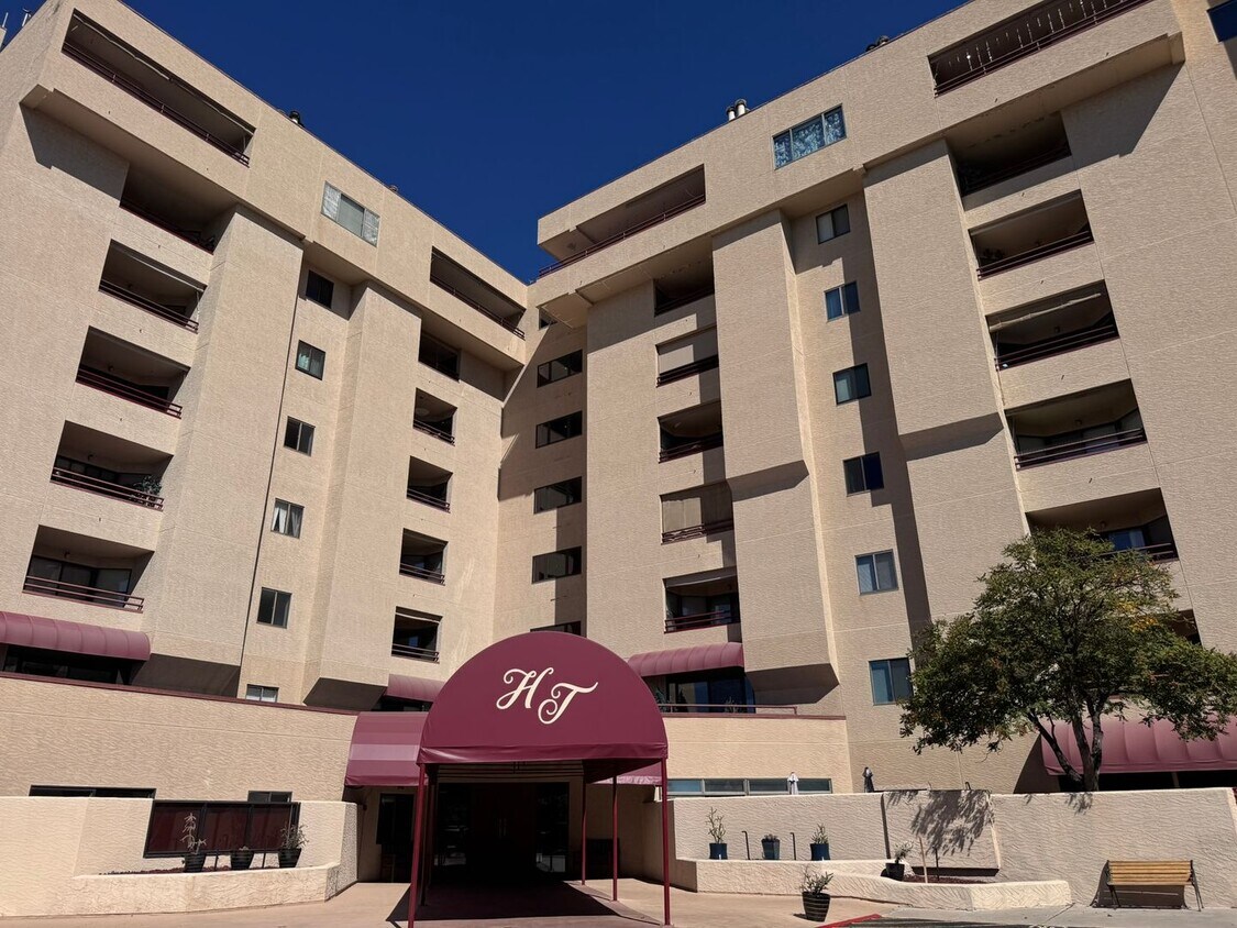 Foto principal - Horizon Towers 2Bed 2Bath Condo!!!