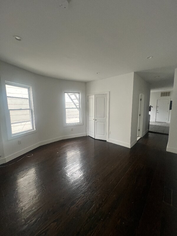 Foto del edificio - 877 S 14th St