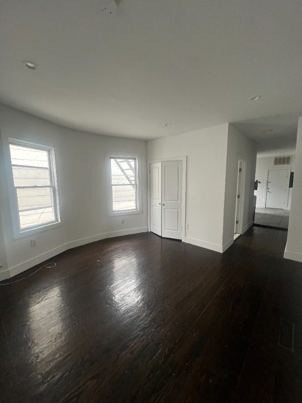 Building Photo - 877 S 14th St