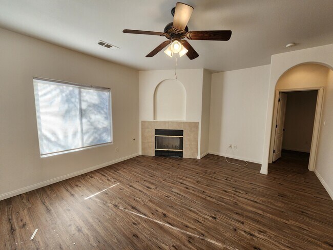 Building Photo - 307 Villa Elegante Dr