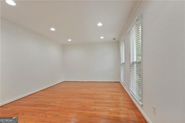 Building Photo - 1056 Dogwood Forest Dr NE