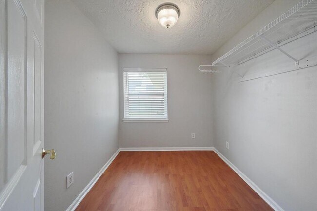 Building Photo - 110 Magnolia Bend
