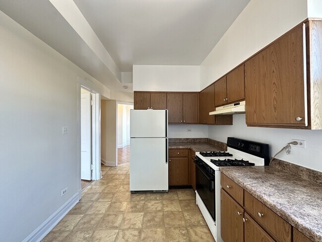 Foto del edificio - 2647 N Sawyer Ave
