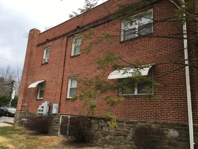 Building Photo - 2909 Garrett Rd