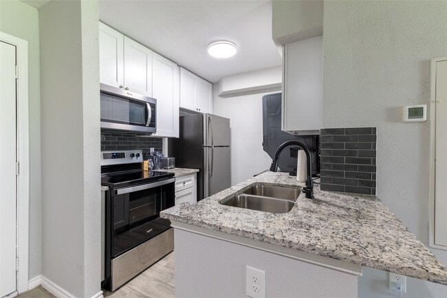 Foto del edificio - 13151 Walden Rd