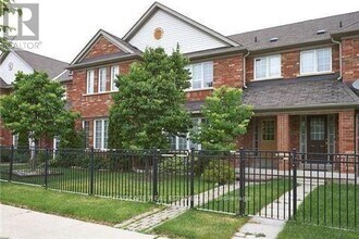 Building Photo - 5955 Tenth Line W