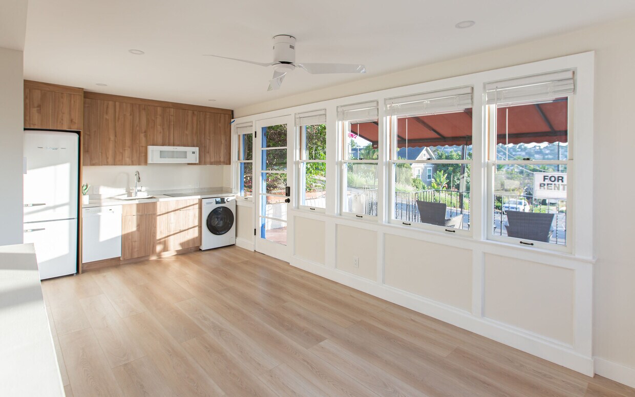 Foto principal - 8406 Hillcrest Ave
