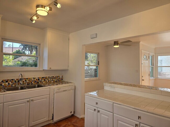 Foto del edificio - 311 Windward Ave