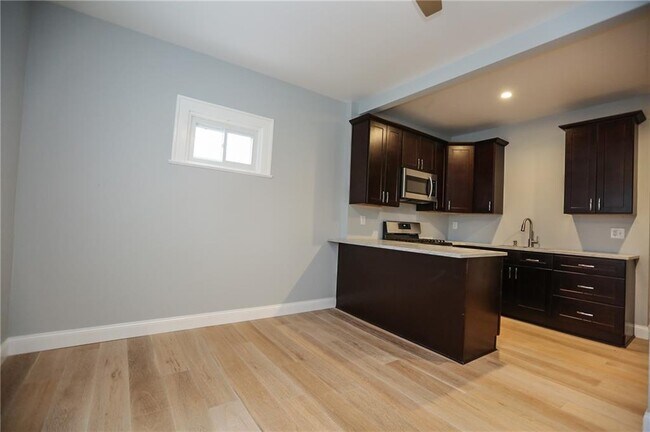 Foto del edificio - 544 Culver Pkwy