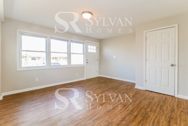 Foto del edificio - The living is easy in this lovely 3 bedroom