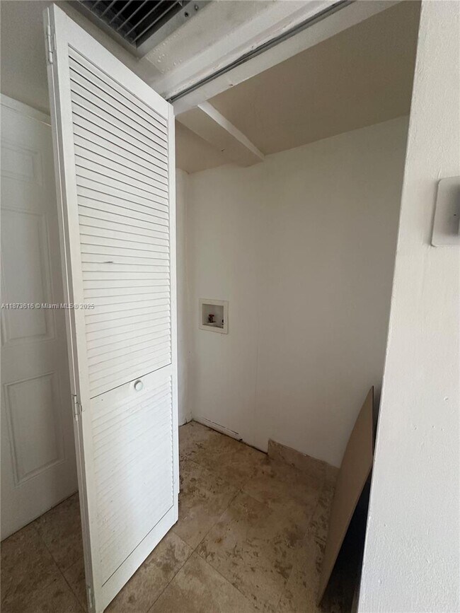 Foto del edificio - 20200 NE 27th Ct