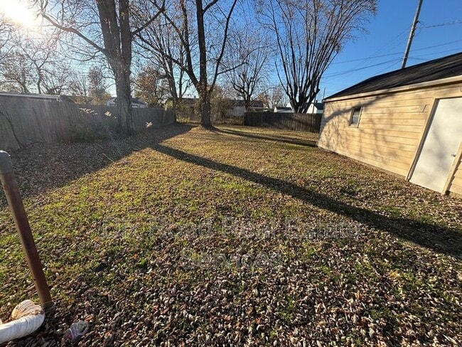 Building Photo - 111 Forestwood Ave