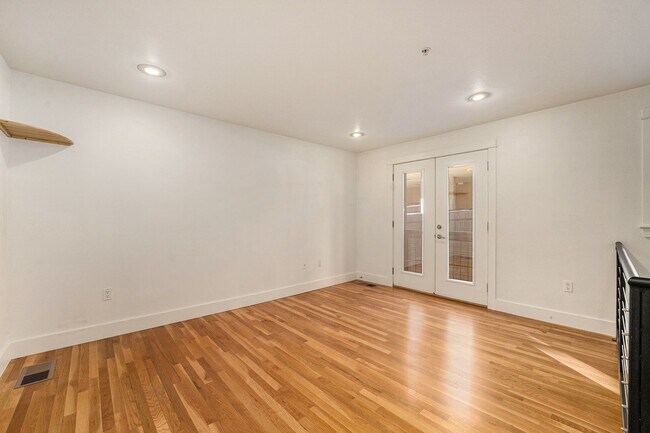 Foto del edificio - 2bed/1.5 bath Stylish Condo in LoHi