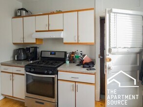 Building Photo - 4507 N Greenview Ave