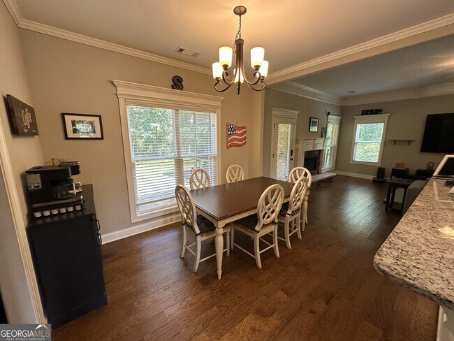 Building Photo - 10 Laurel Ridge
