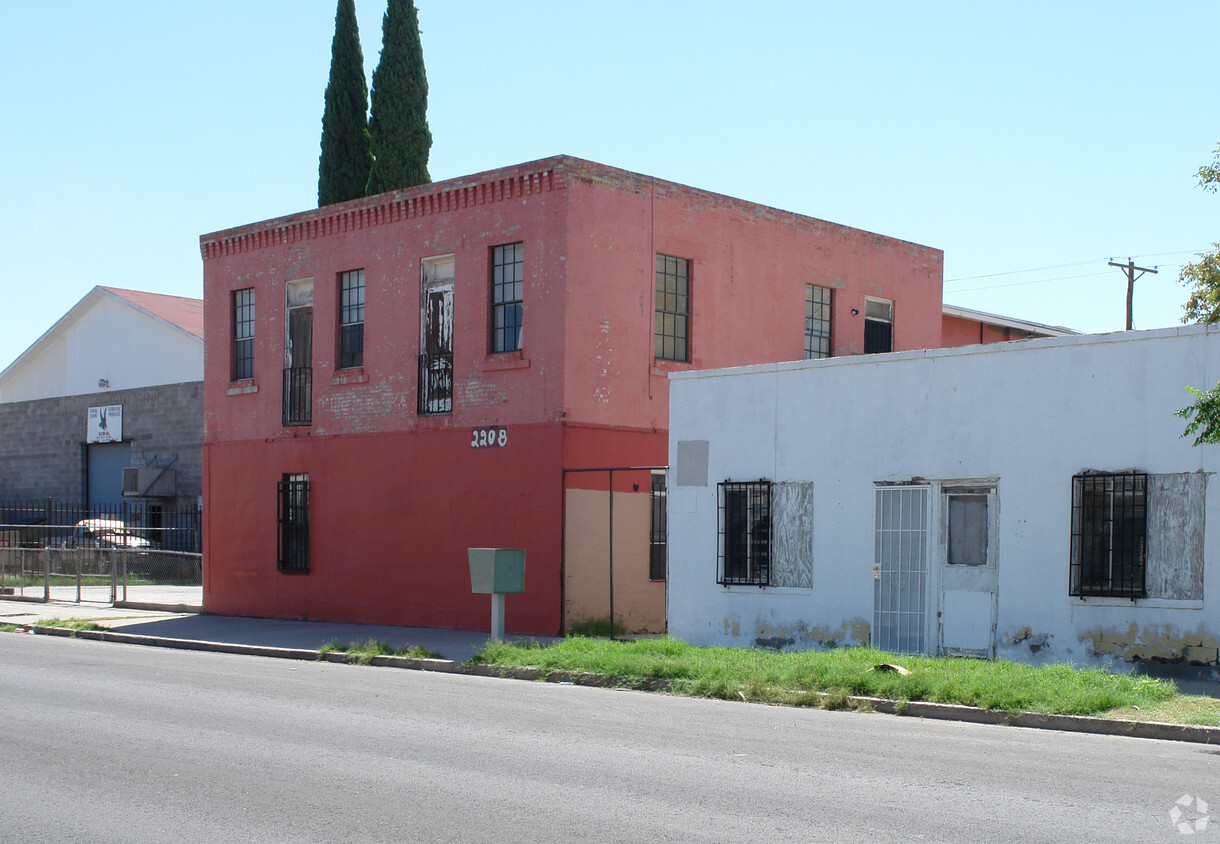 Building Photo - 2208 Bassett Ave