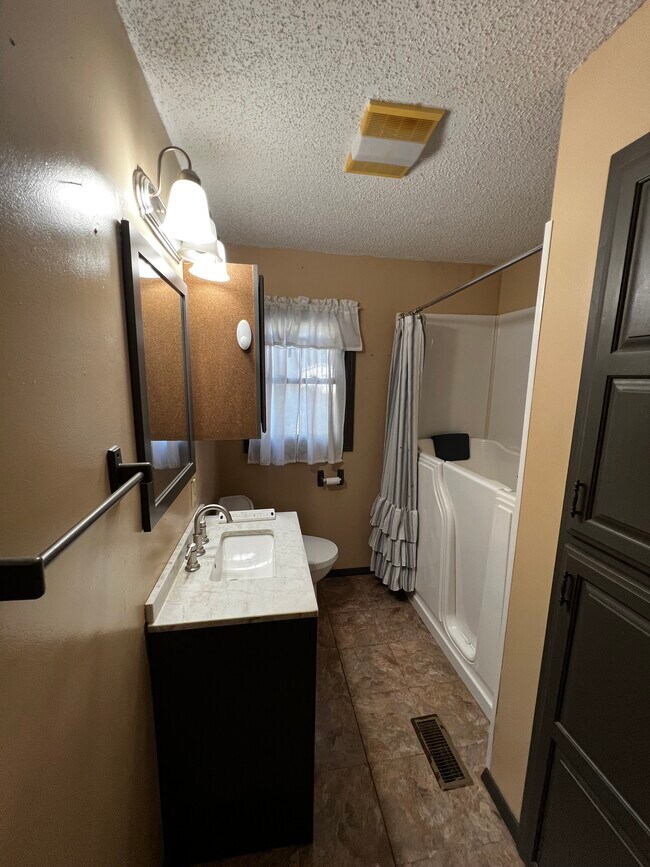 Foto del edificio - 347 N Pine St