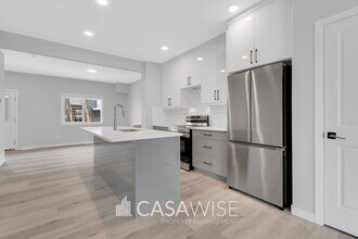 Building Photo - 4305-4338 Street - Main St