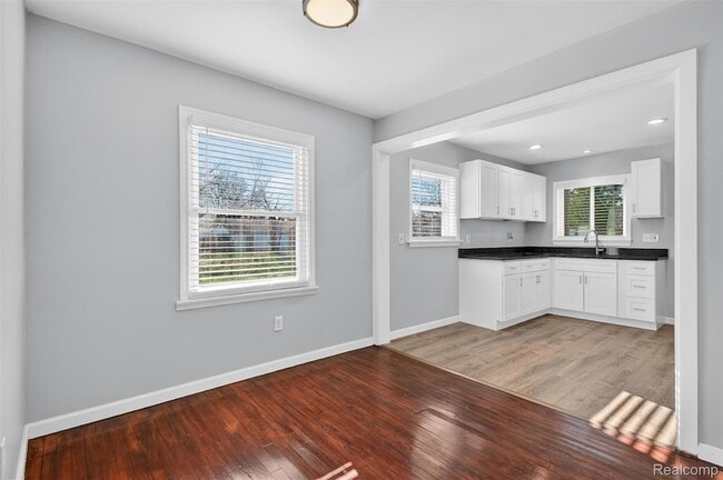 Building Photo - 8154 Quinn St