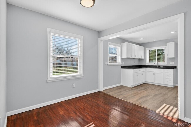 Foto del edificio - 8154 Quinn St