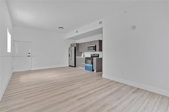 Foto del edificio - 1534 NW 1st St