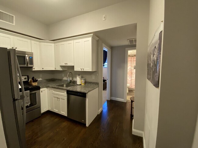 Foto del edificio - 30 Merrymount Ave