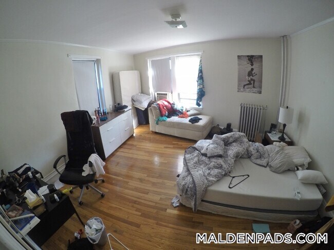 Foto del edificio - 349 Pleasant St