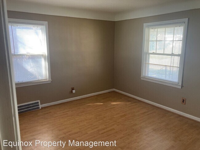 Foto del edificio - 3 br, 1 bath House - 22812 Oakwood Ave