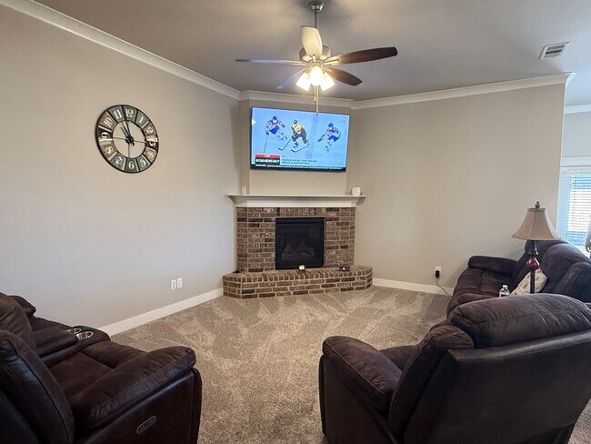 Foto del edificio - 1 Cheyenne Ct