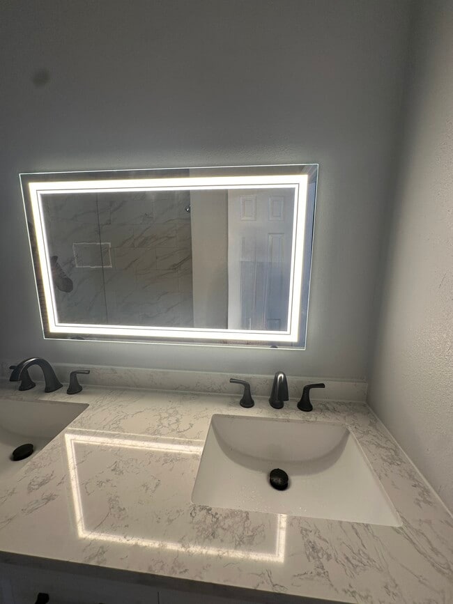 Building Photo - 6434 Tadlock Ln