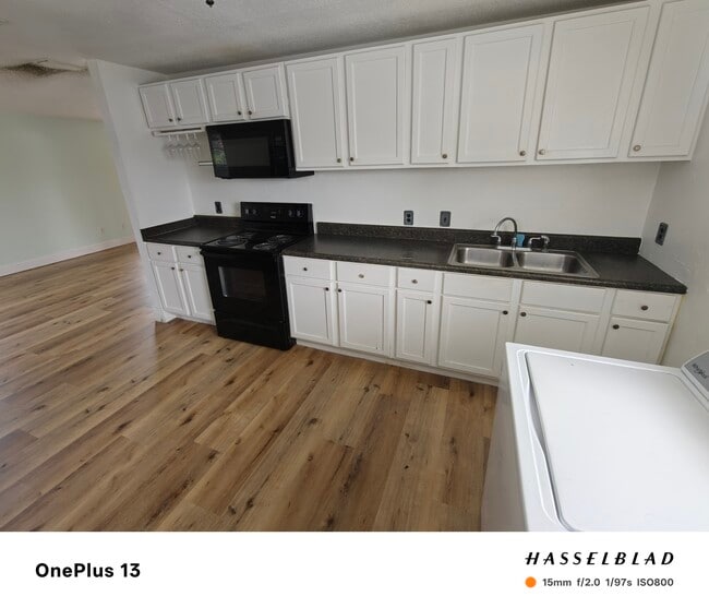 Building Photo - 311 Parker Dr