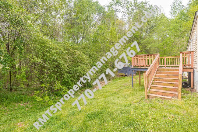 Building Photo - 266 Village Field