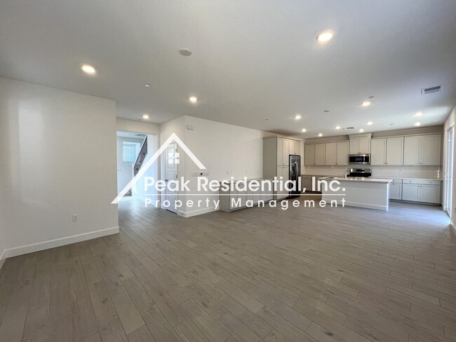Building Photo - Brand New 3bd/2.5ba Home With 2 Car Garage!