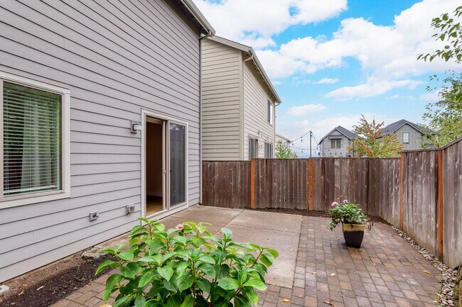Foto del edificio - Beautiful 4 Bedroom, 2.5 Bath Home for Rent in Annand Heights, Tigard, OR