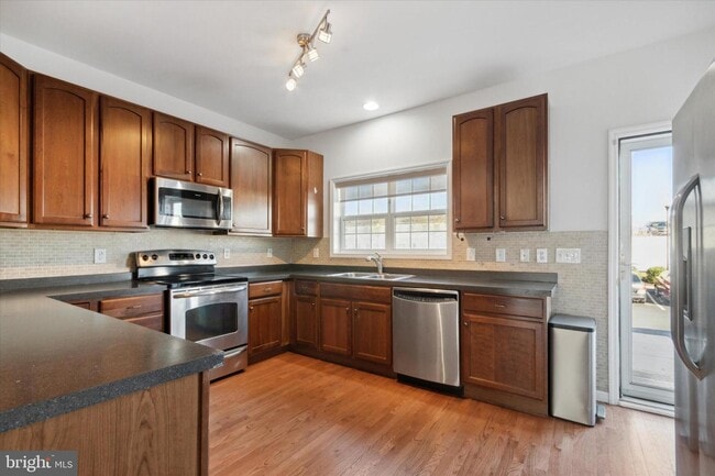 Building Photo - 2601 Pickwick St