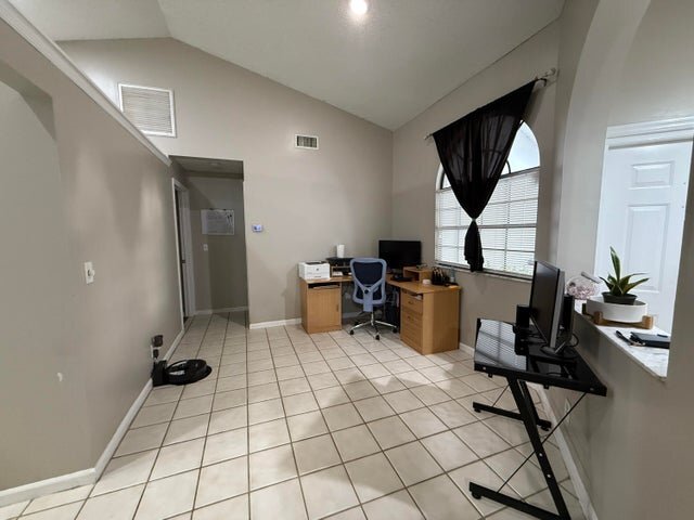 Foto del edificio - 13025 Meadowbreeze Dr