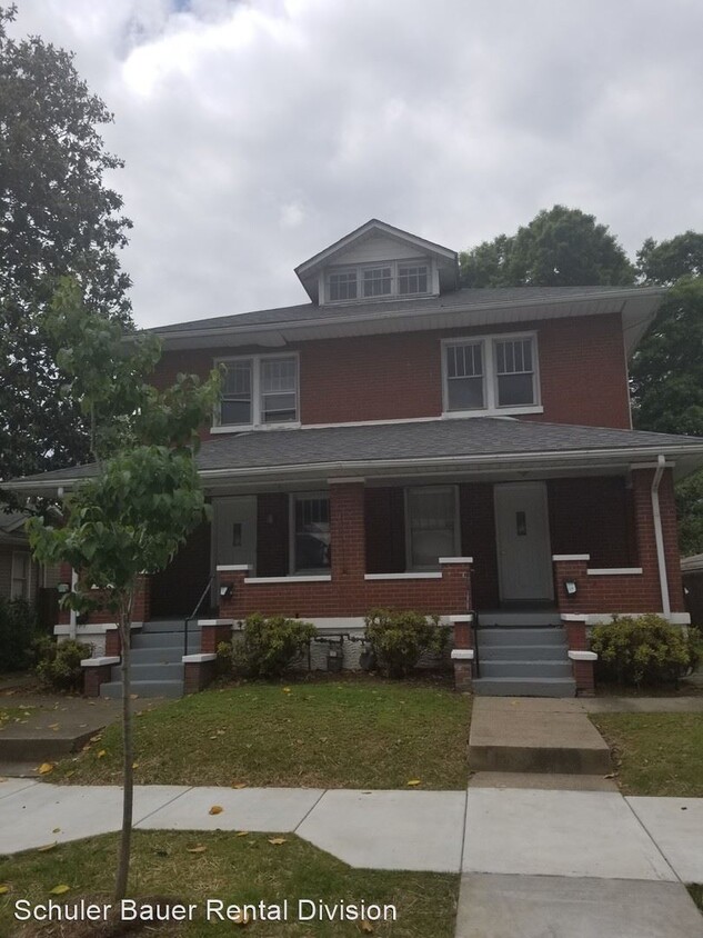 Foto principal - 2013-2015 E Oak St