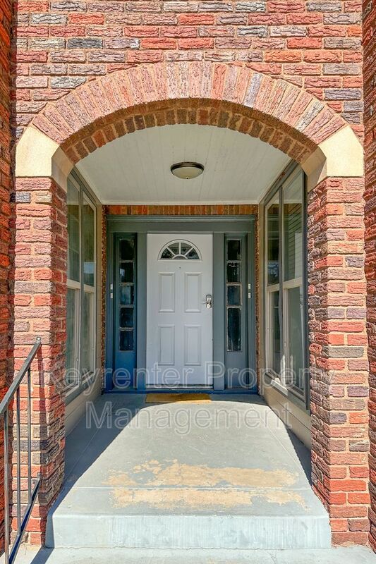 Foto del edificio - 817 East Dr