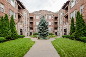 Building Photo - 431 E Oakwood Blvd