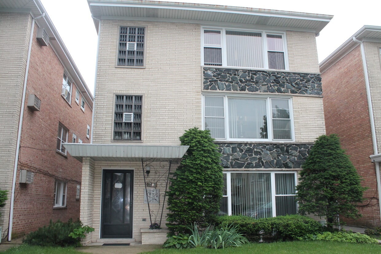 Primary Photo - 8613 W Summerdale Ave