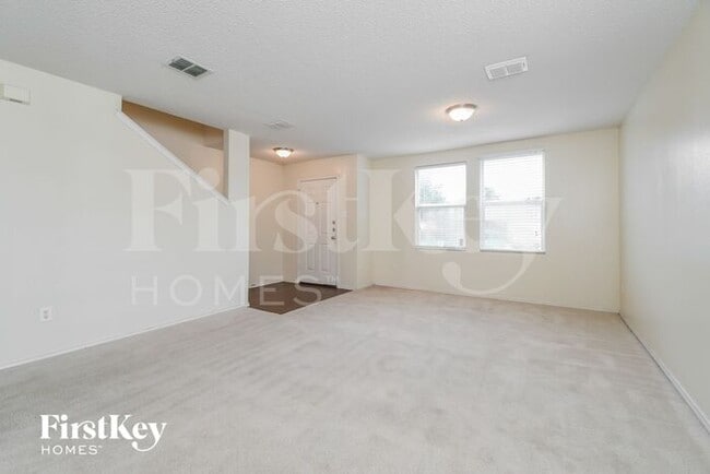 Building Photo - 1204 McMillen Dr