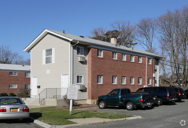 Foto del edificio - Brookwood at Bay Shore