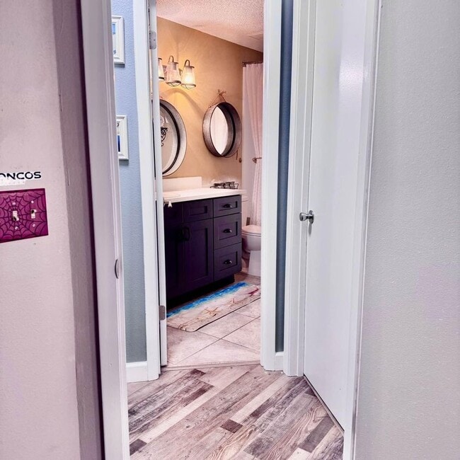 Foto del edificio - 8605 Otter Creek Ct