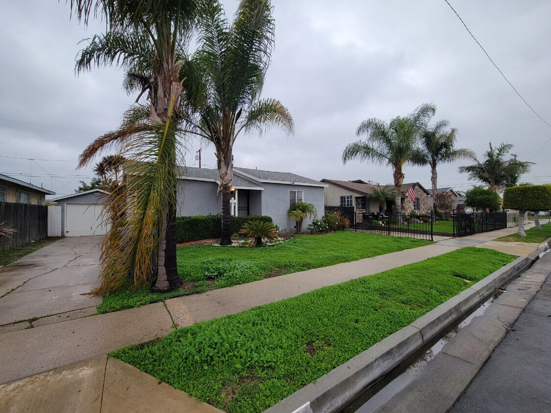 Primary Photo - 3313 W 133rd St