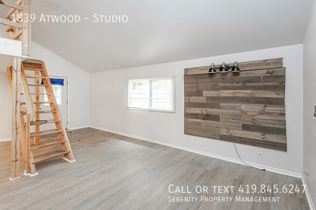 Building Photo - 1839 Atwood-Studio