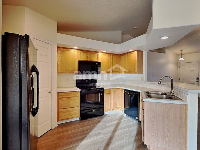 Foto del edificio - 1149 N Caterpillar Ave