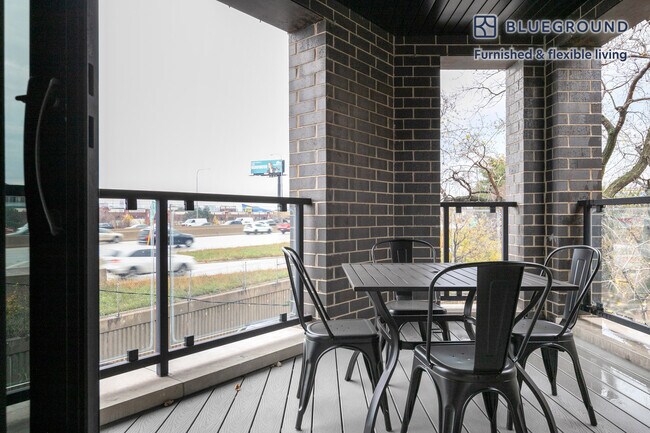 Foto del edificio - 2034 N Avondale Ave